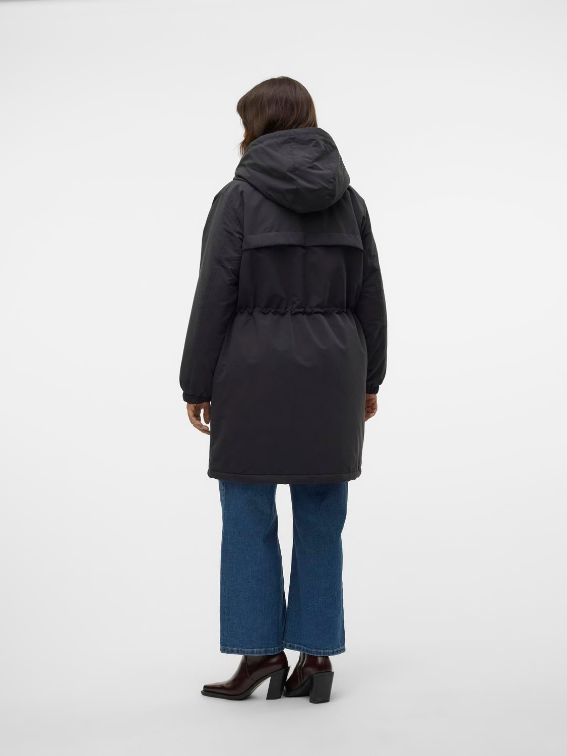 model_shot-back